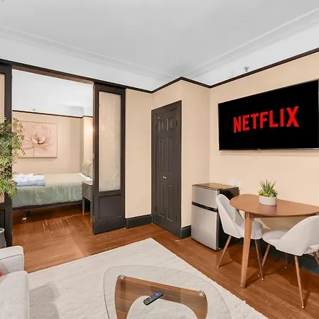 Beautiful Apt Near Times Square With Gym & Patio